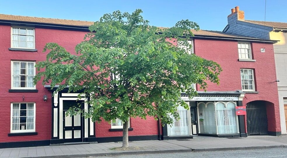 4-5 Long Bridge St, Llanidloes for sale - Building Photo - Image 1 of 1