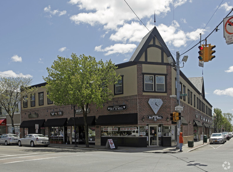 2-14 E Main St, Patchogue, NY for lease - Building Photo - Image 1 of 8