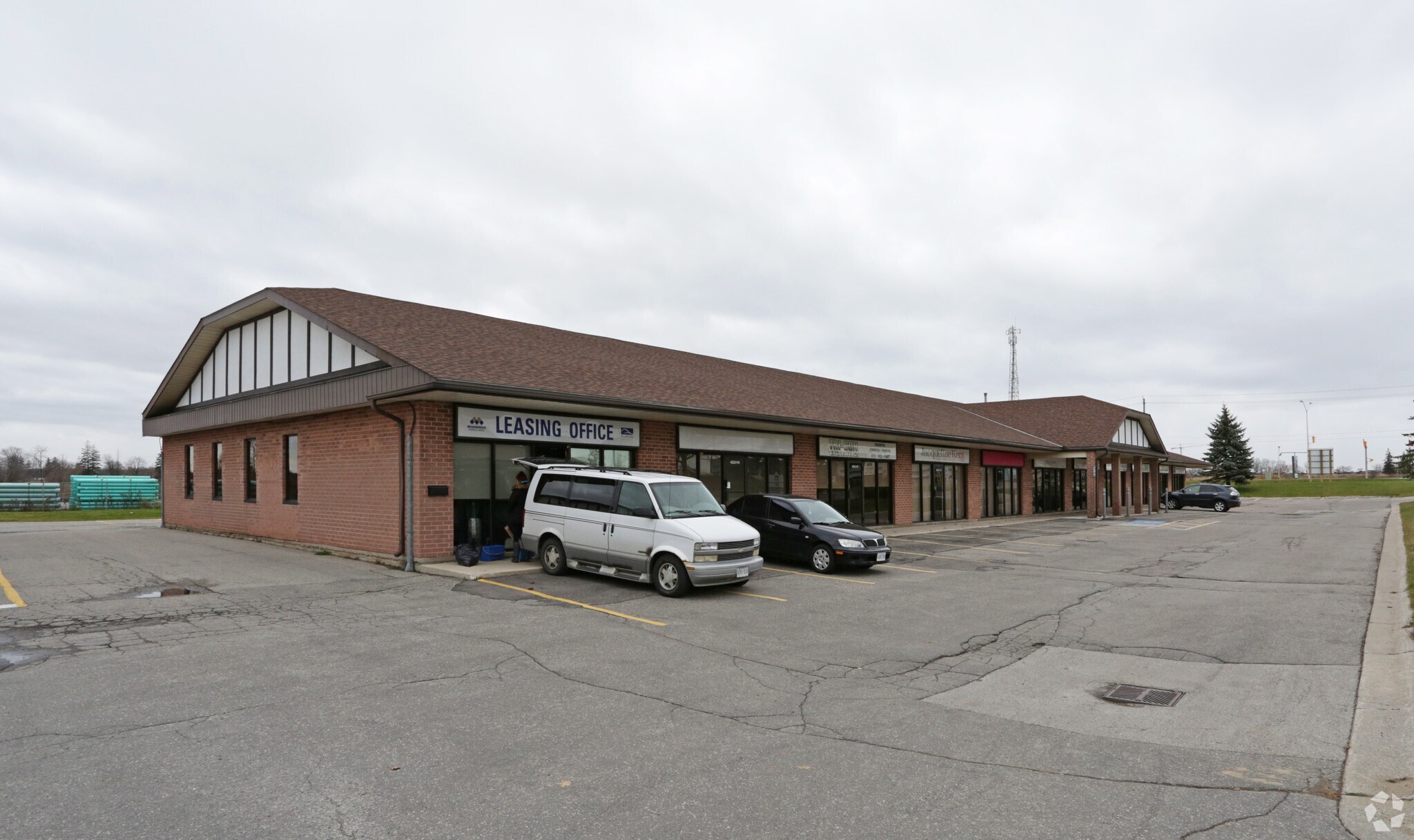 4023 Meadowbrook Dr, London, ON for sale Primary Photo- Image 1 of 1