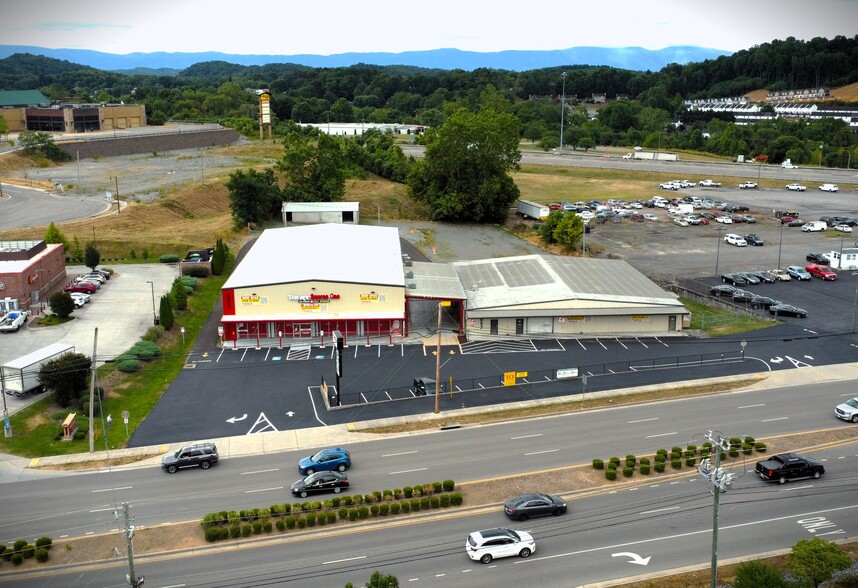 3057 Lee Hwy, Bristol, VA for sale - Primary Photo - Image 1 of 9