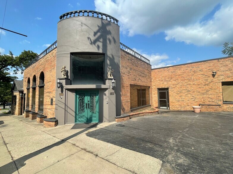 3275 Erie Ave, Cincinnati, OH 45208