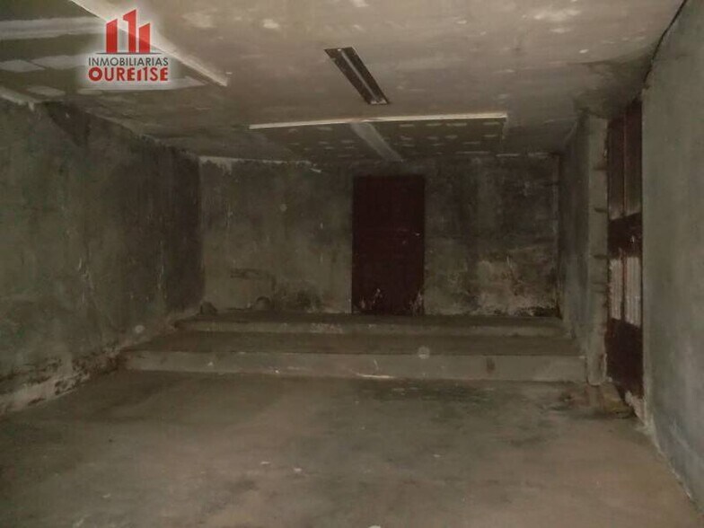 Retail in Ourense, Orense for lease - Building Photo - Image 2 of 5