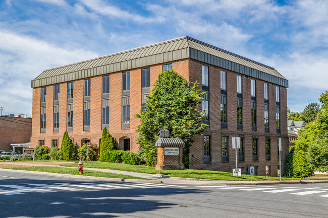 More details for 3900 University Dr, Fairfax, VA - Office for Lease