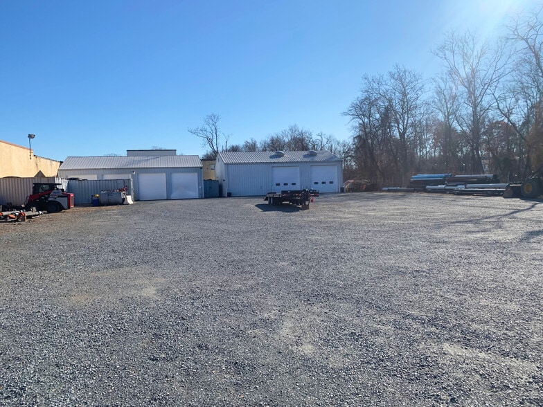 232 W Hampton Pl, Capitol Heights, MD for lease - Primary Photo - Image 1 of 3