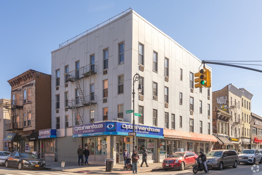 108 Meserole Ave, Brooklyn, NY for sale - Primary Photo - Image 1 of 1