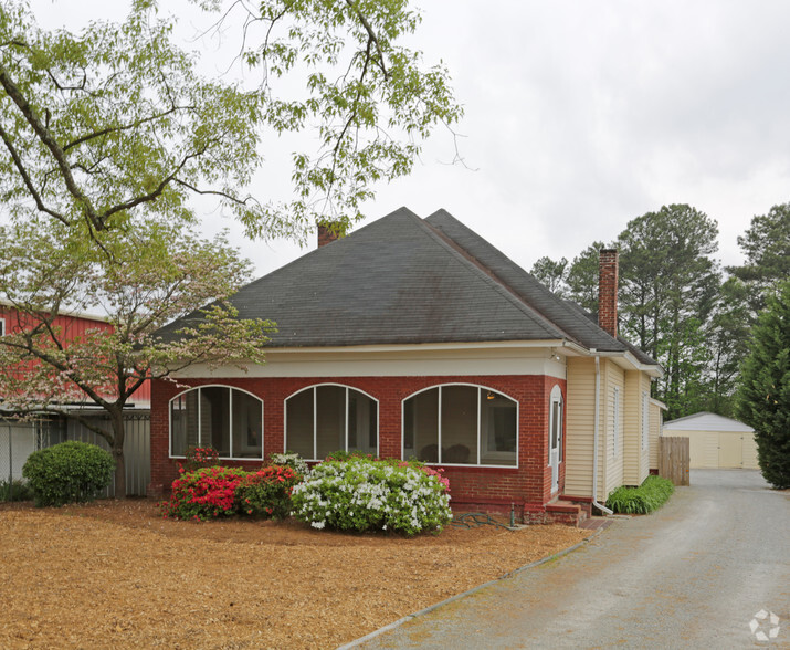 342 N Clarendon Ave, Scottdale, GA for lease - Building Photo - Image 1 of 14