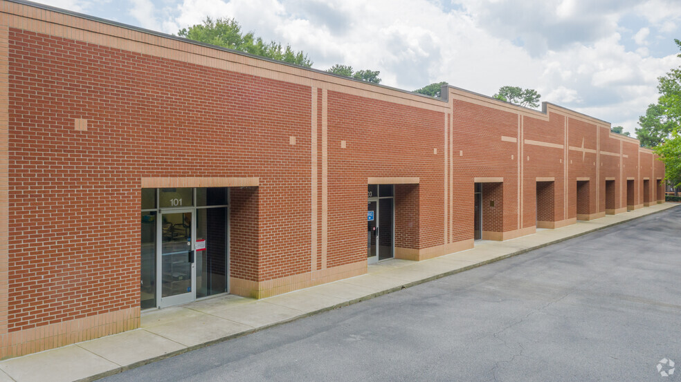 3809 Frazier Dr, Raleigh, NC for lease - Primary Photo - Image 1 of 25