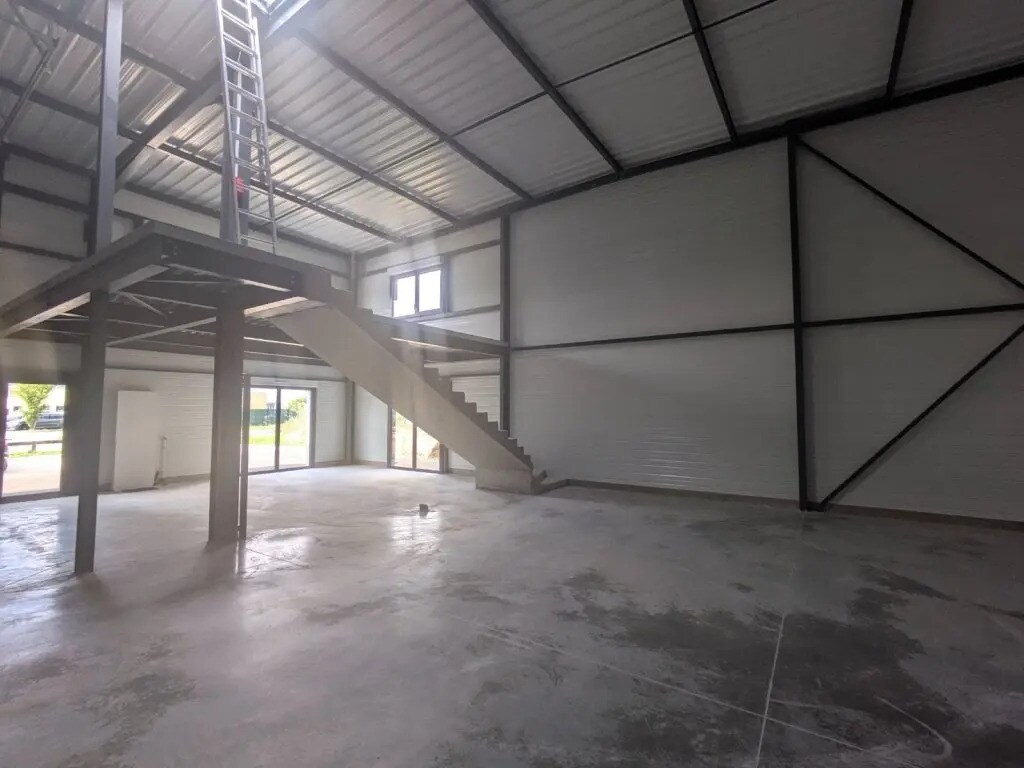 Flex in Chemaudin for lease Building Photo- Image 1 of 15