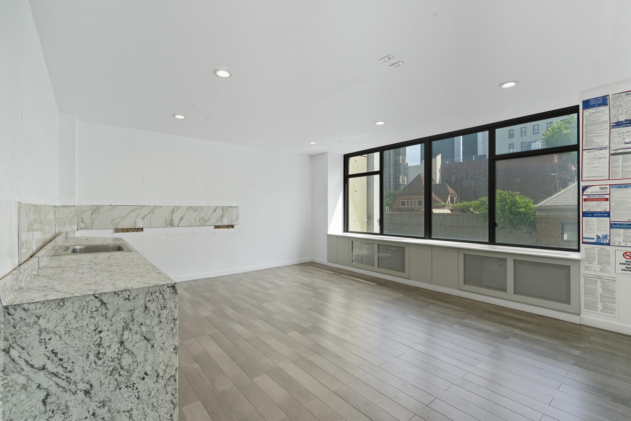 300-304 E 59th St, New York, NY for lease Interior Photo- Image 1 of 7