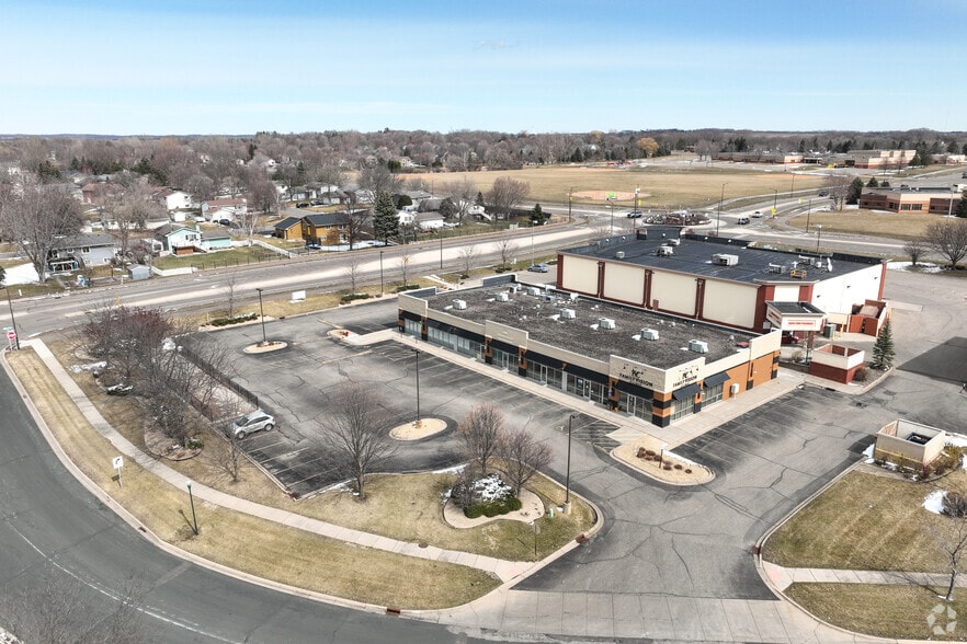 19645 Pilot Knob Rd, Farmington, MN for lease - Building Photo - Image 2 of 8