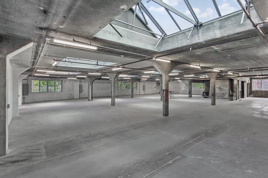 4701-4715 N Lamon Ave, Chicago, IL for sale - Interior Photo - Image 1 of 1