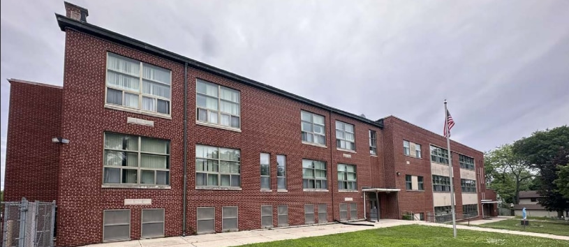 3945 S Kansas Ave, Milwaukee, WI for sale - Building Photo - Image 3 of 20