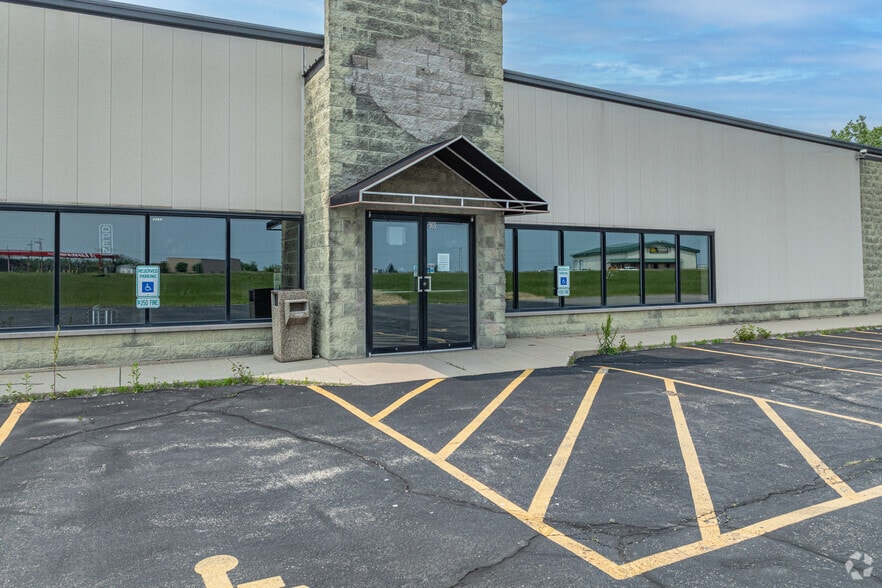 969 N Peace Rd, Dekalb, IL for sale - Building Photo - Image 3 of 5