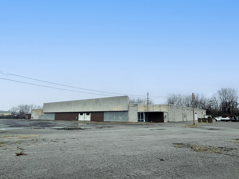 2001 Elyria Ave, Lorain, OH for lease - Building Photo - Image 3 of 19