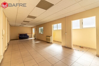 Retail in Madrid, Madrid for lease Interior Photo- Image 2 of 9