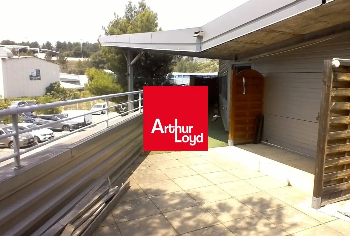 Flex in La Ciotat for lease Building Photo- Image 1 of 2