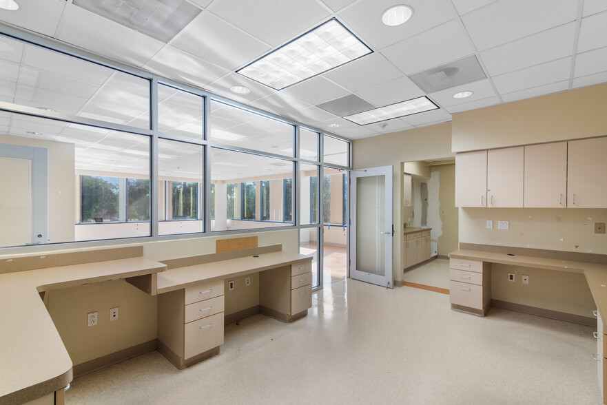 1140 Cypress Station Dr, Houston, TX for sale - Interior Photo - Image 3 of 19