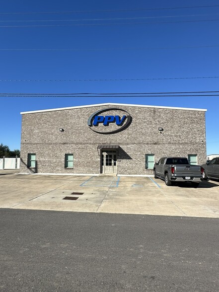 3001 S Darla Ave, Gonzales, LA for lease - Building Photo - Image 3 of 28