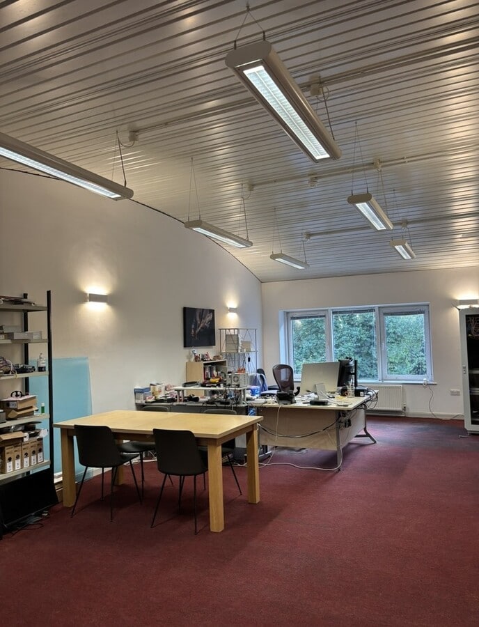 English Clos, Hove, ESX BN3 7ET - Unit 8 -  - Interior Photo - Image 1 of 5