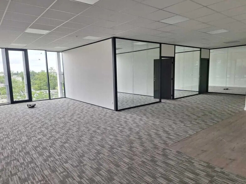 Office in Mérignac for lease - Interior Photo - Image 3 of 10