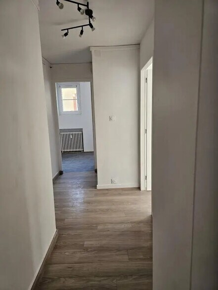 Office in Rennes for lease - Interior Photo - Image 3 of 8