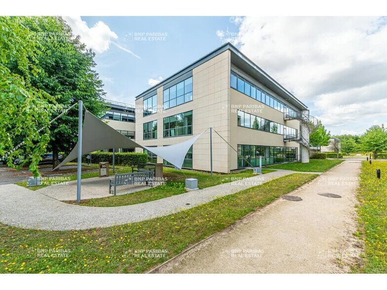 Office in Serris for lease - Building Photo - Image 3 of 3