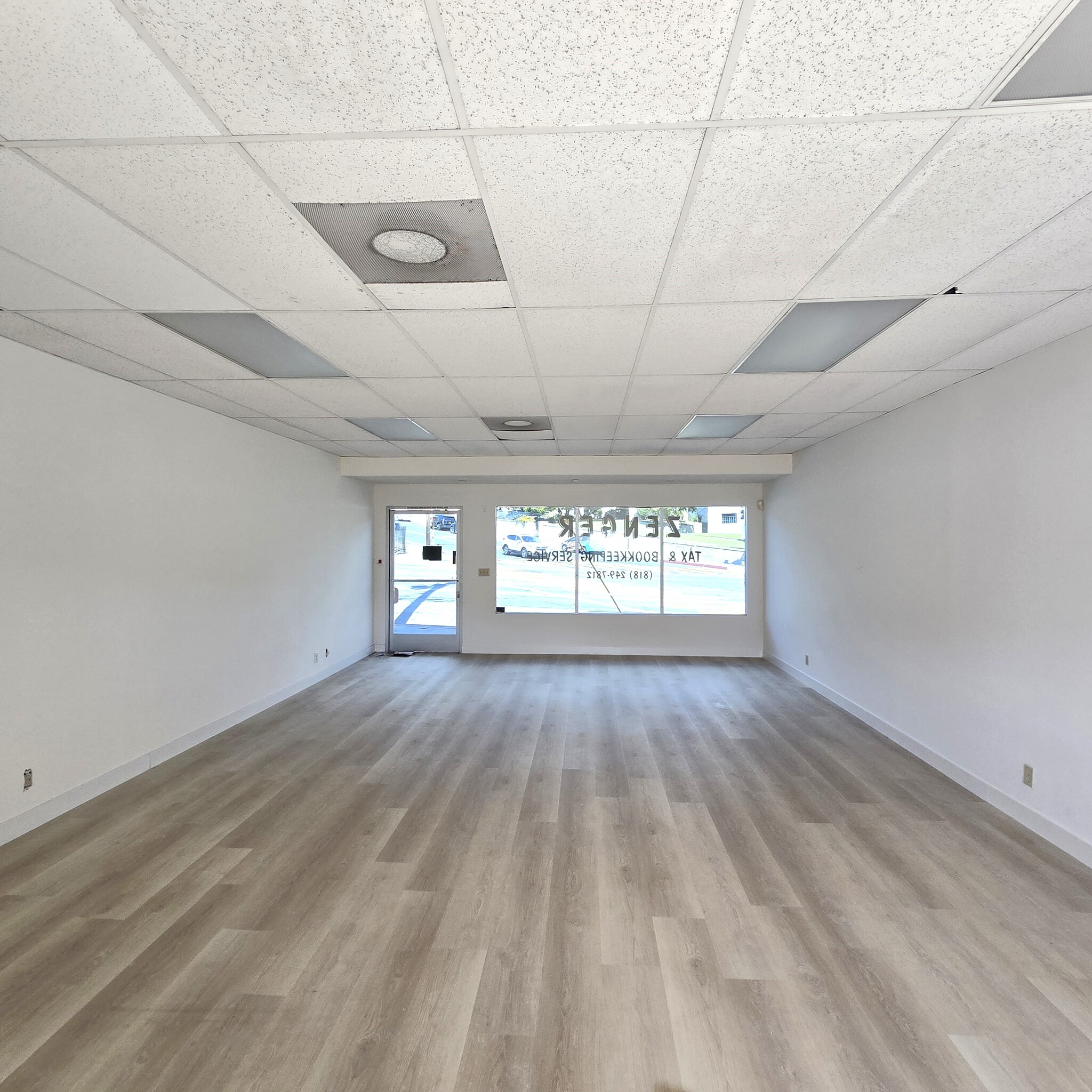 3600-3604 Foothill Blvd, La Crescenta, CA for lease Interior Photo- Image 1 of 2