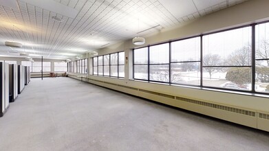 750 A B Data Dr, Glendale, WI for lease Interior Photo- Image 2 of 5