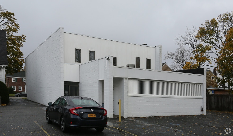 157 N Ocean Ave, Patchogue, NY for lease - Building Photo - Image 2 of 11