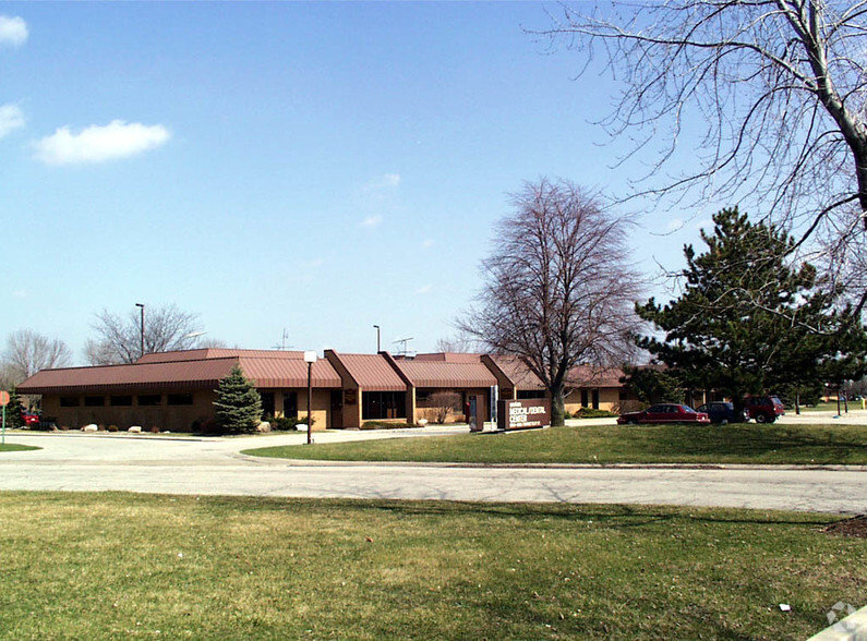 8679 Connecticut St, Merrillville, IN for lease - Building Photo - Image 2 of 22