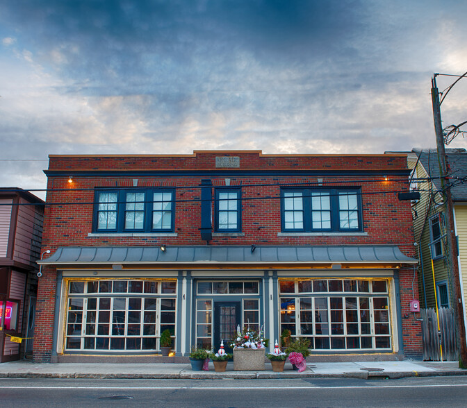 50 Main St, East Greenwich, RI for lease - Building Photo - Image 1 of 6