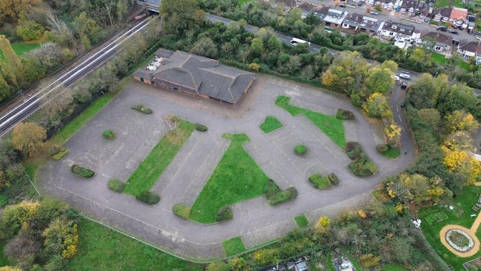 265 The Ridgeway, Harrow for lease - Building Photo - Image 2 of 19