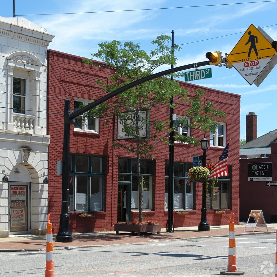 4051 Erie St, Willoughby, OH 44094