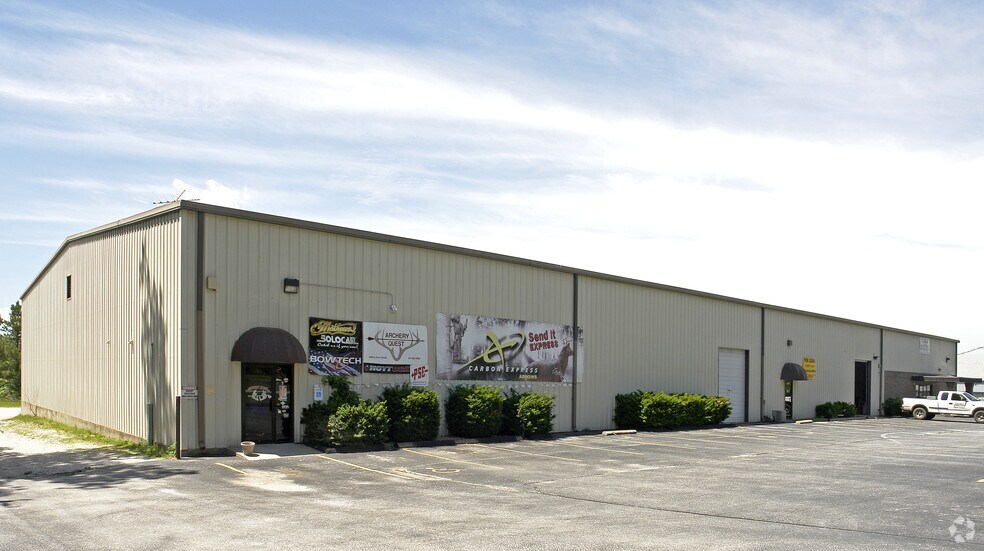 2900 E Pythian St, Springfield, MO for sale - Building Photo - Image 1 of 1