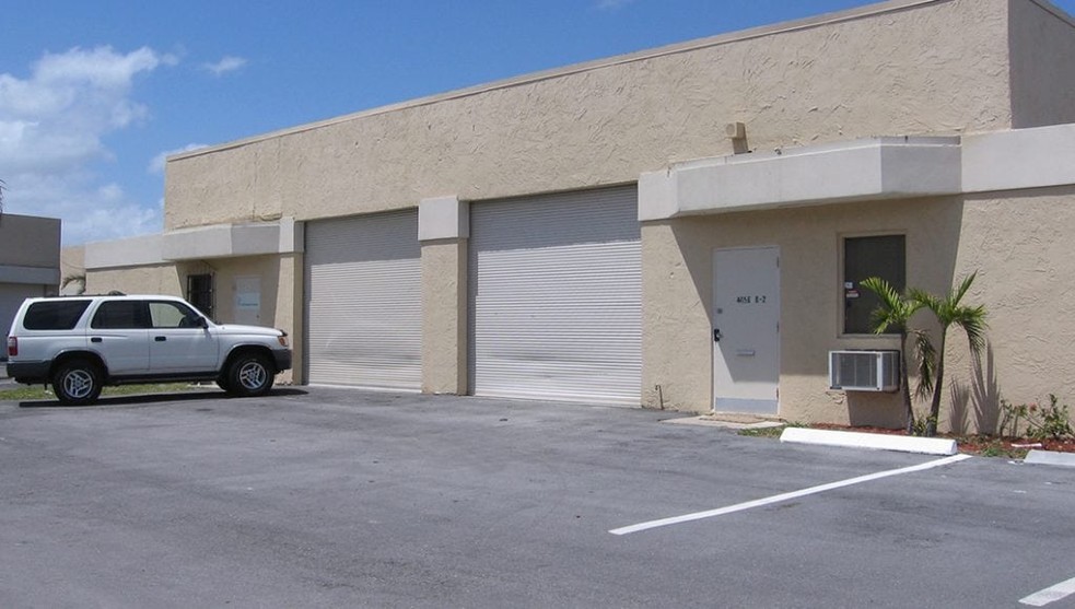 4770 NW 2nd Ave, Boca Raton, FL for lease - Building Photo - Image 2 of 7