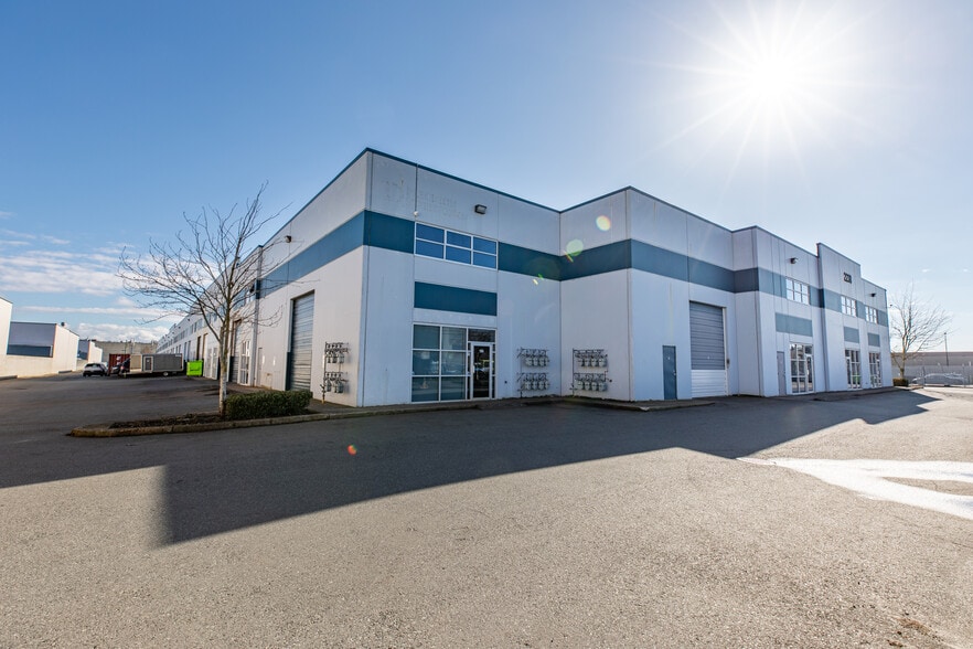 2238 Queen St, Abbotsford, BC for lease - Building Photo - Image 2 of 6