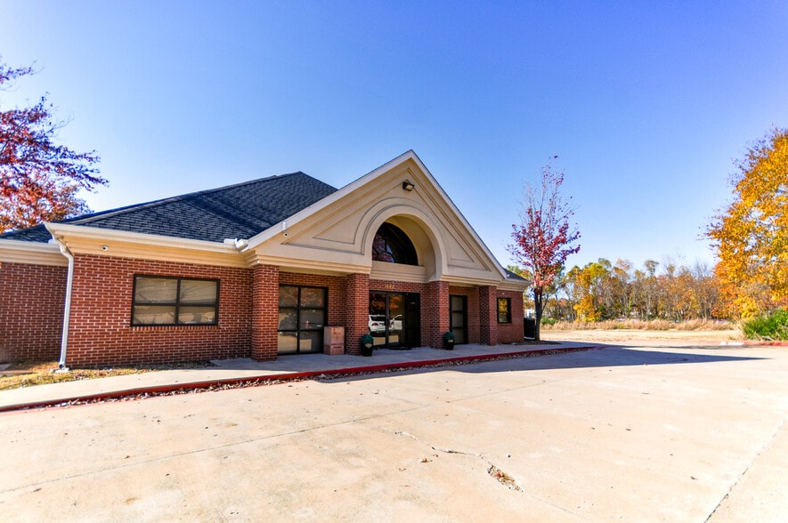 1668 E Joyce Blvd, Fayetteville, AR for lease - Building Photo - Image 1 of 8