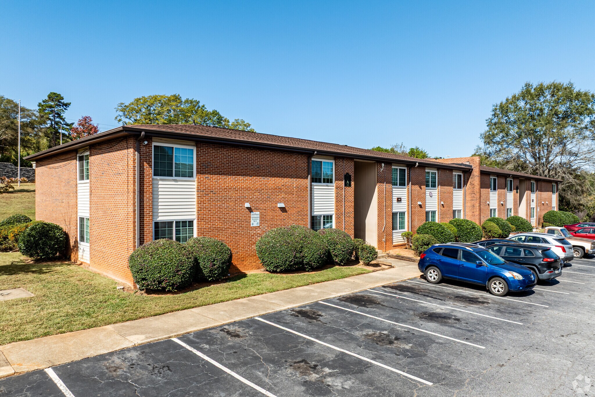 1 Lakeside Rd, Greenville, SC for sale Primary Photo- Image 1 of 1