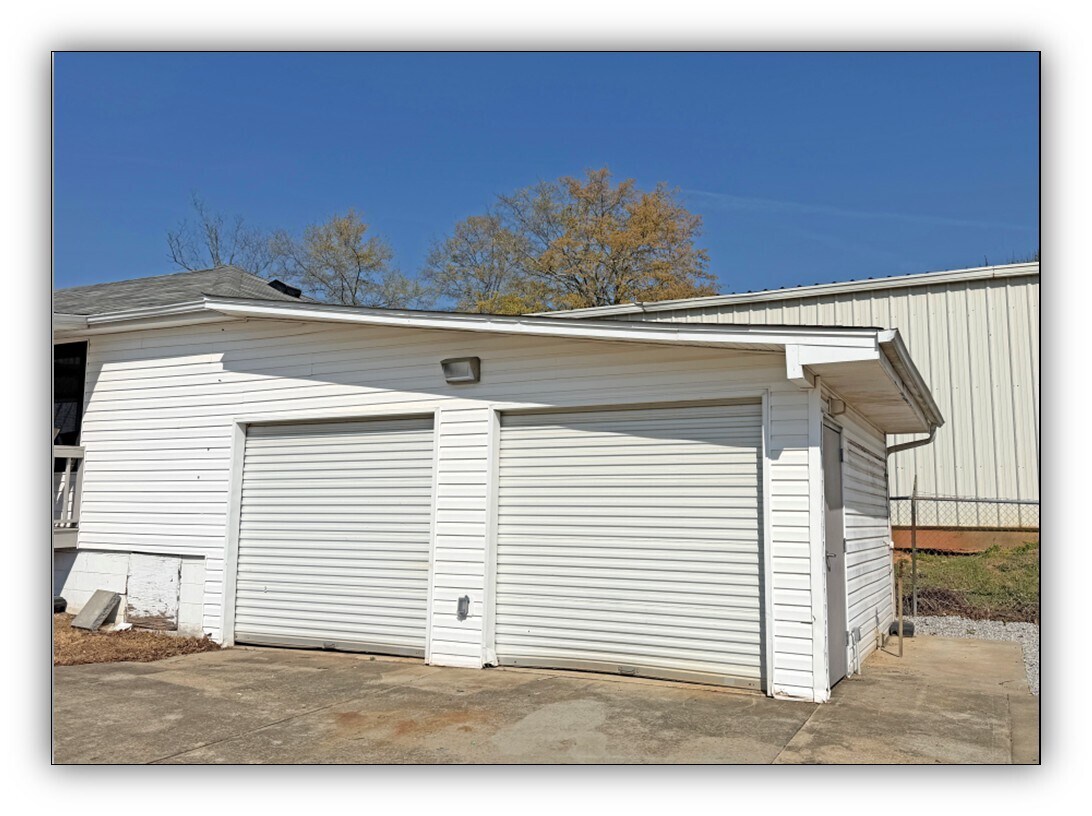 1709 Mlk Jr Blvd, Gainesville, GA for lease Interior Photo- Image 1 of 3