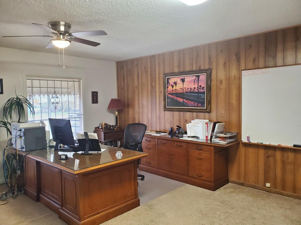 2407 McCarty St, Houston, TX 77029