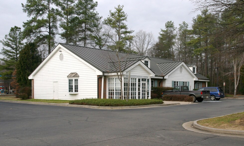 2660 New Market Rd, Richmond, VA for sale - Primary Photo - Image 1 of 1