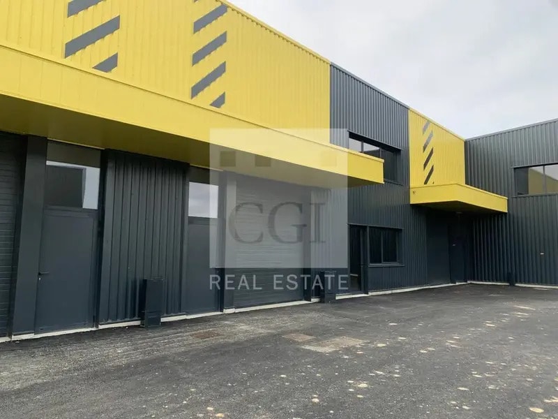 Flex in Frans for lease Building Photo- Image 1 of 9