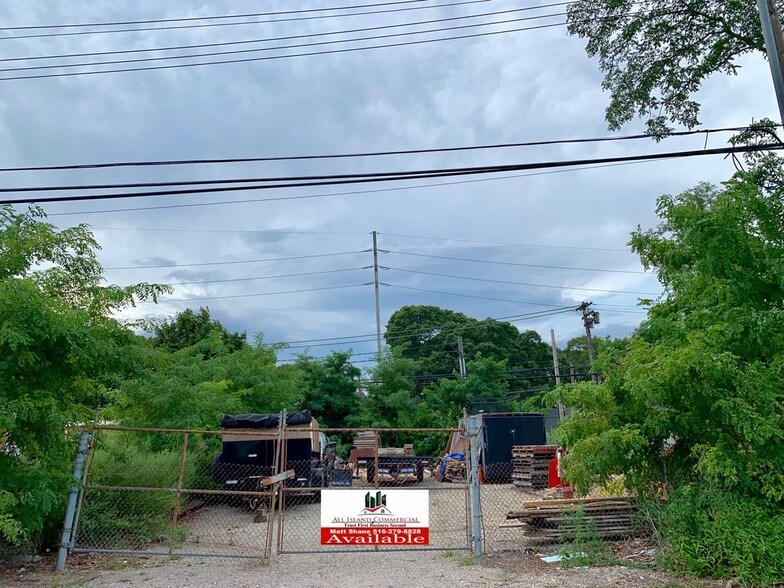 1085 Prospect Ave, West Islip, NY for sale - Building Photo - Image 1 of 1