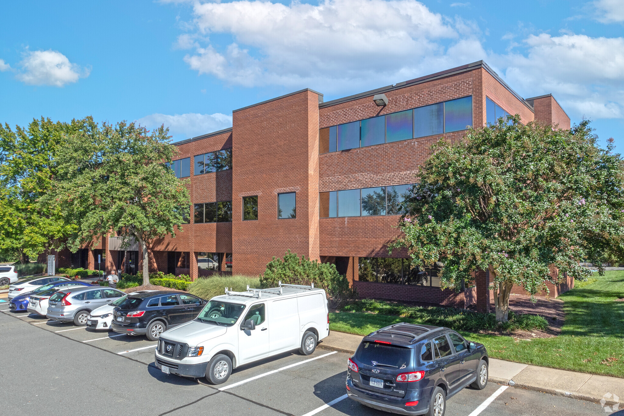 11208 Waples Mill Rd, Fairfax, VA for lease Building Photo- Image 1 of 26