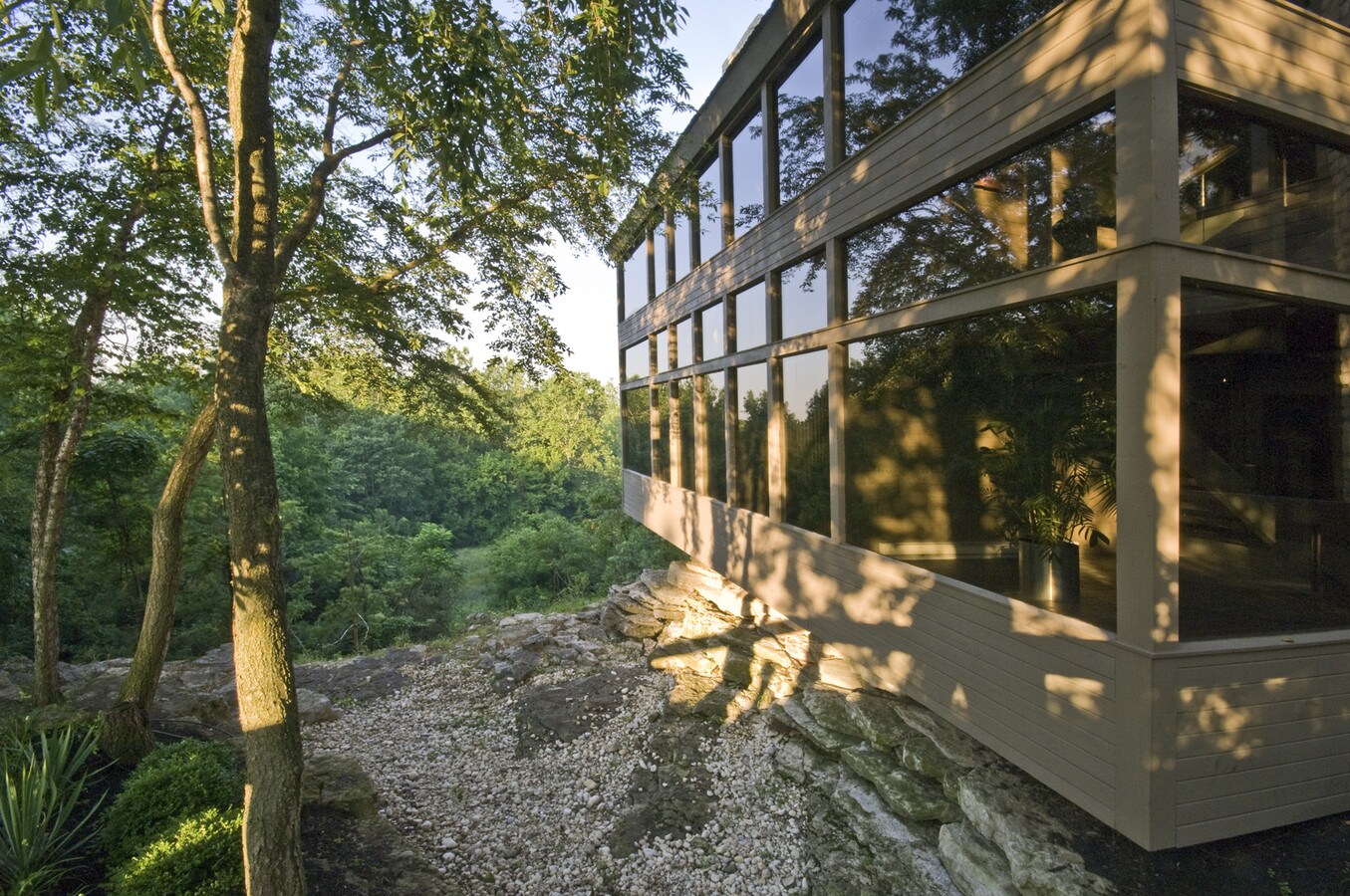 6099 Riverside Dr, Dublin, OH 43017