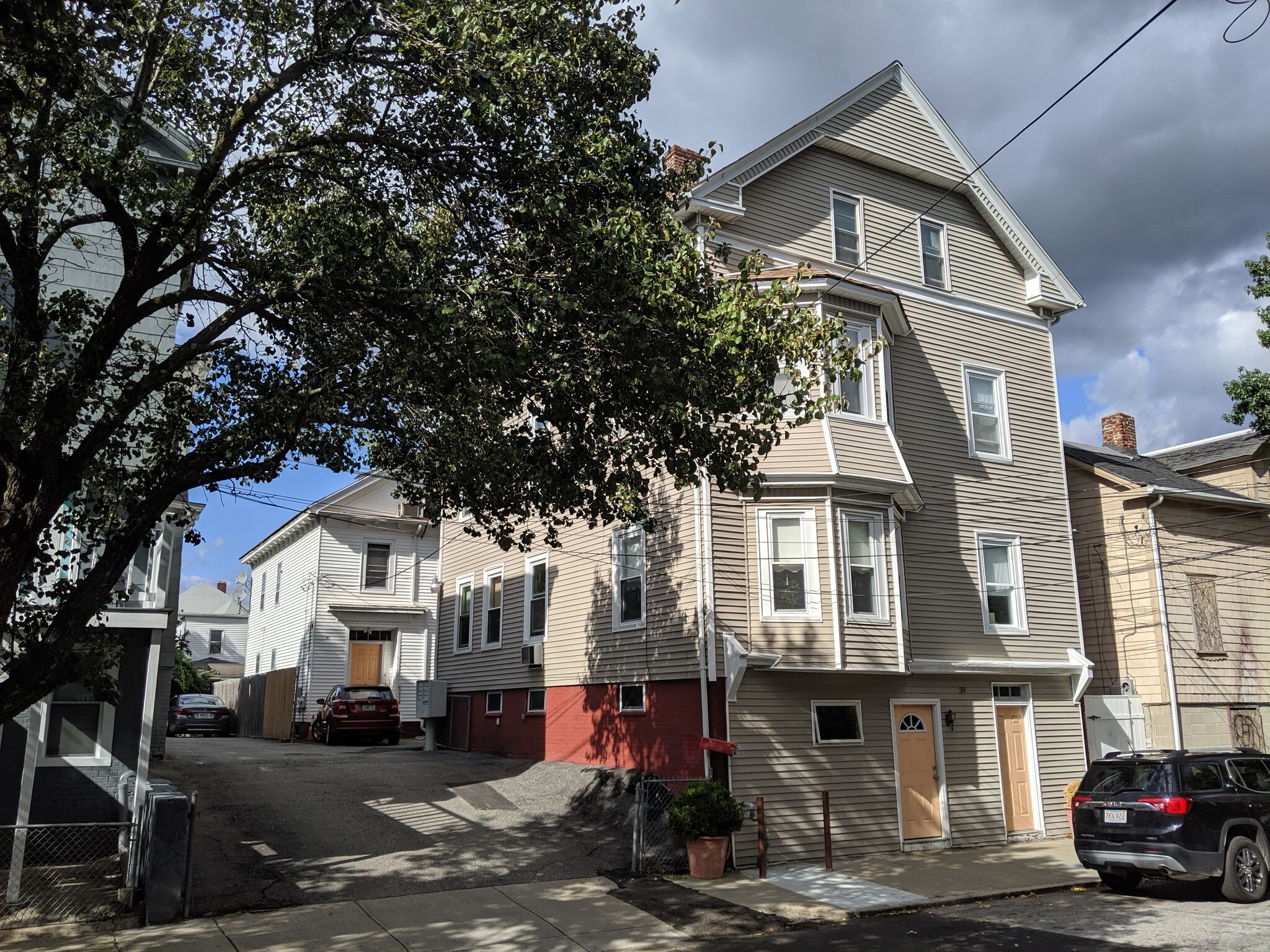 39 Ring St, Providence, RI for sale Primary Photo- Image 1 of 1