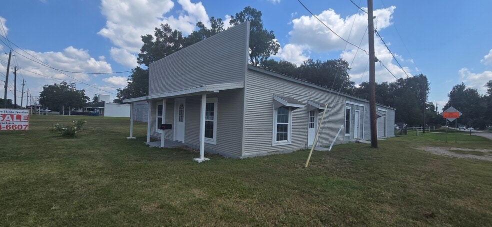 2602 N Richmond Rd, Wharton, TX for sale - Building Photo - Image 1 of 14