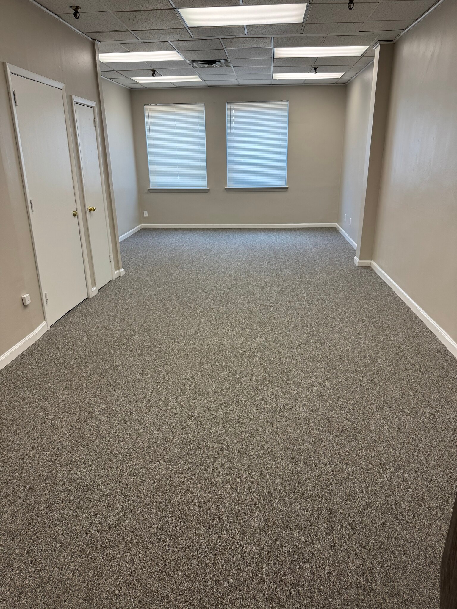 570 N Broad St, Elizabeth, NJ for lease Interior Photo- Image 1 of 3