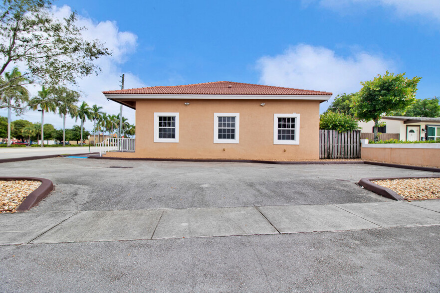 6960 Taft St, Hollywood, FL for sale - Building Photo - Image 1 of 1