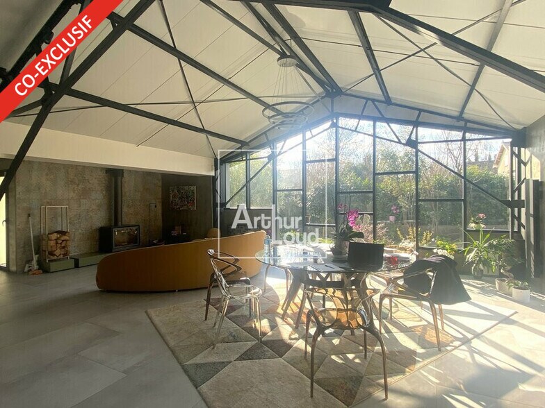 Office in La Rochette for sale - Interior Photo - Image 2 of 11